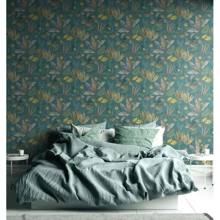 393483 FAMOUS GARDEN